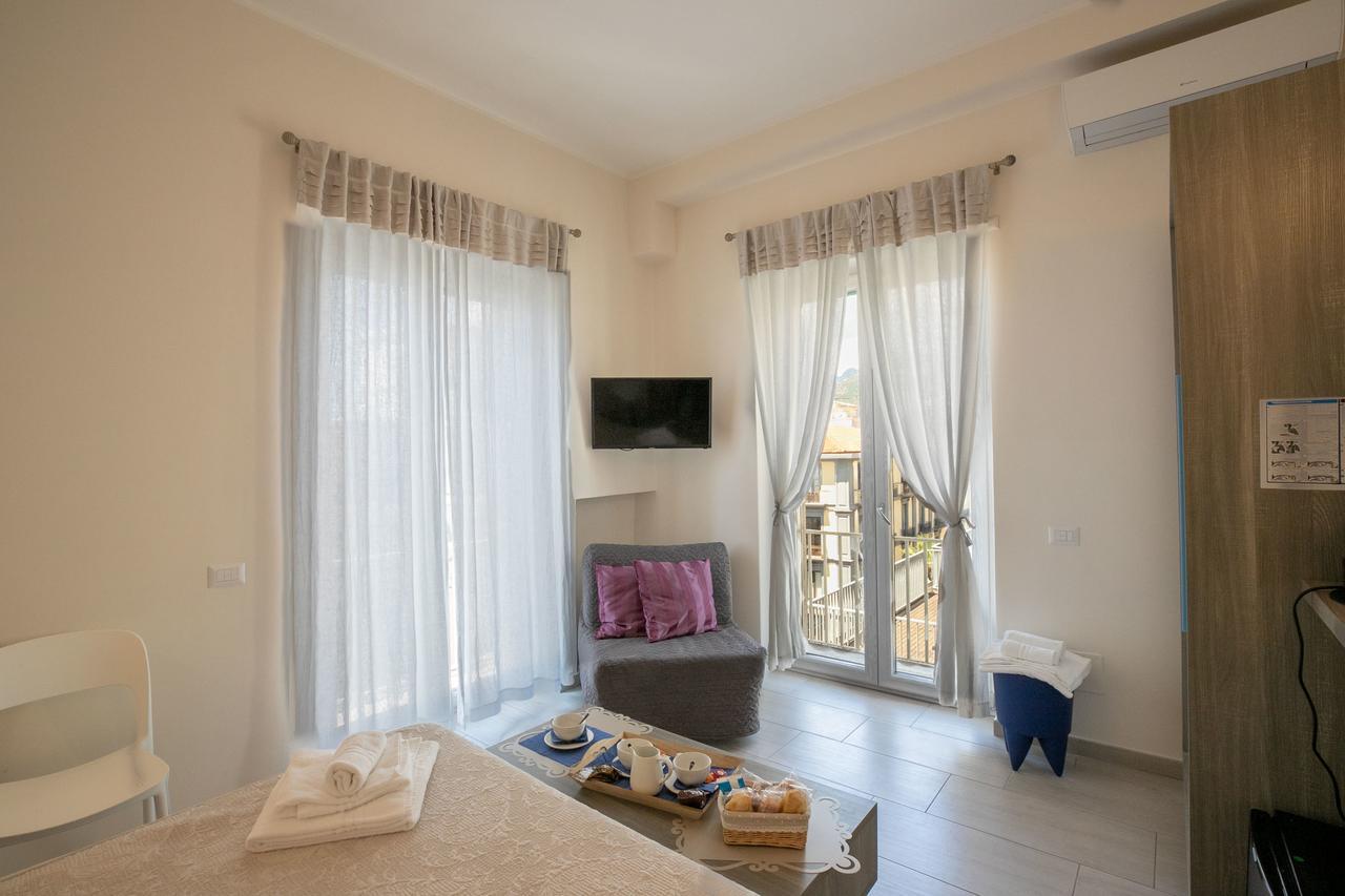 مبيت وإفطار ساليرنو Residenza Eleonora المظهر الخارجي الصورة